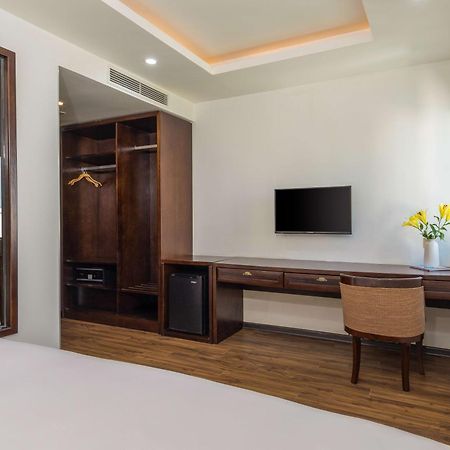 Palazzo Luxury Hotel Đà Nẵng Exterior foto