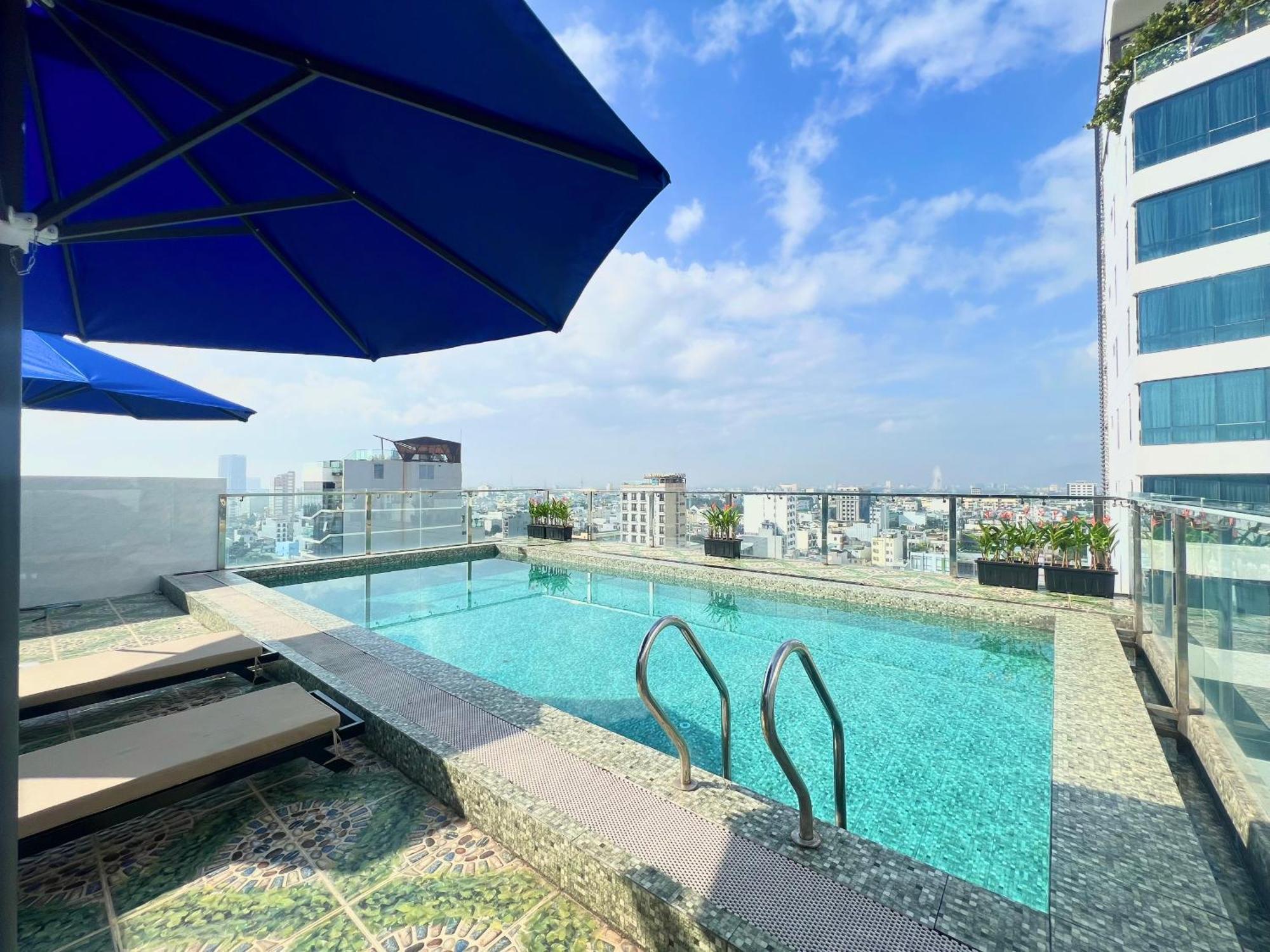 Palazzo Luxury Hotel Đà Nẵng Exterior foto