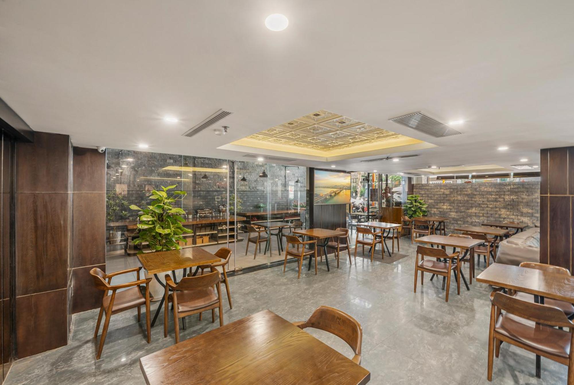 Palazzo Luxury Hotel Đà Nẵng Exterior foto