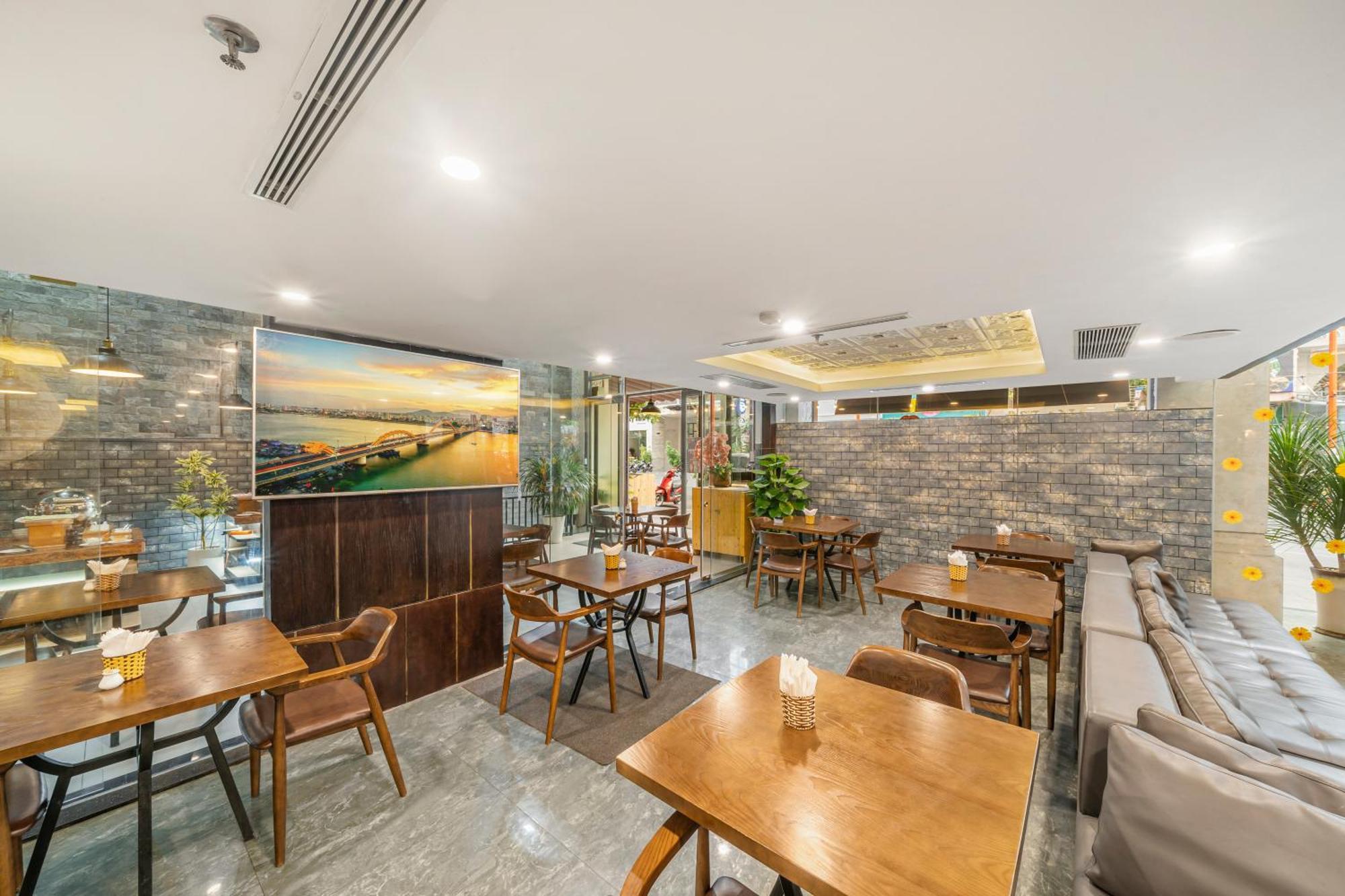 Palazzo Luxury Hotel Đà Nẵng Exterior foto
