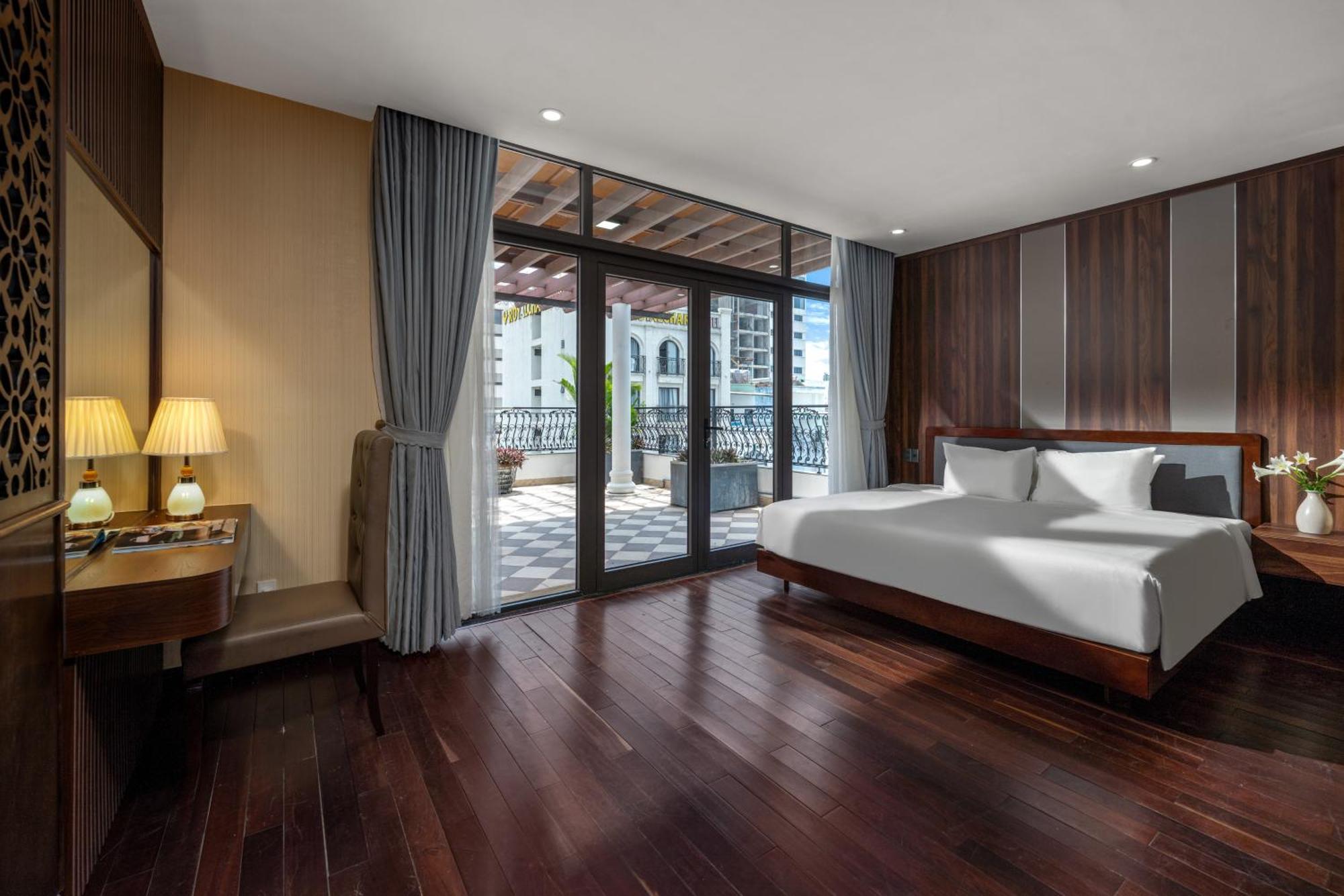 Palazzo Luxury Hotel Đà Nẵng Exterior foto