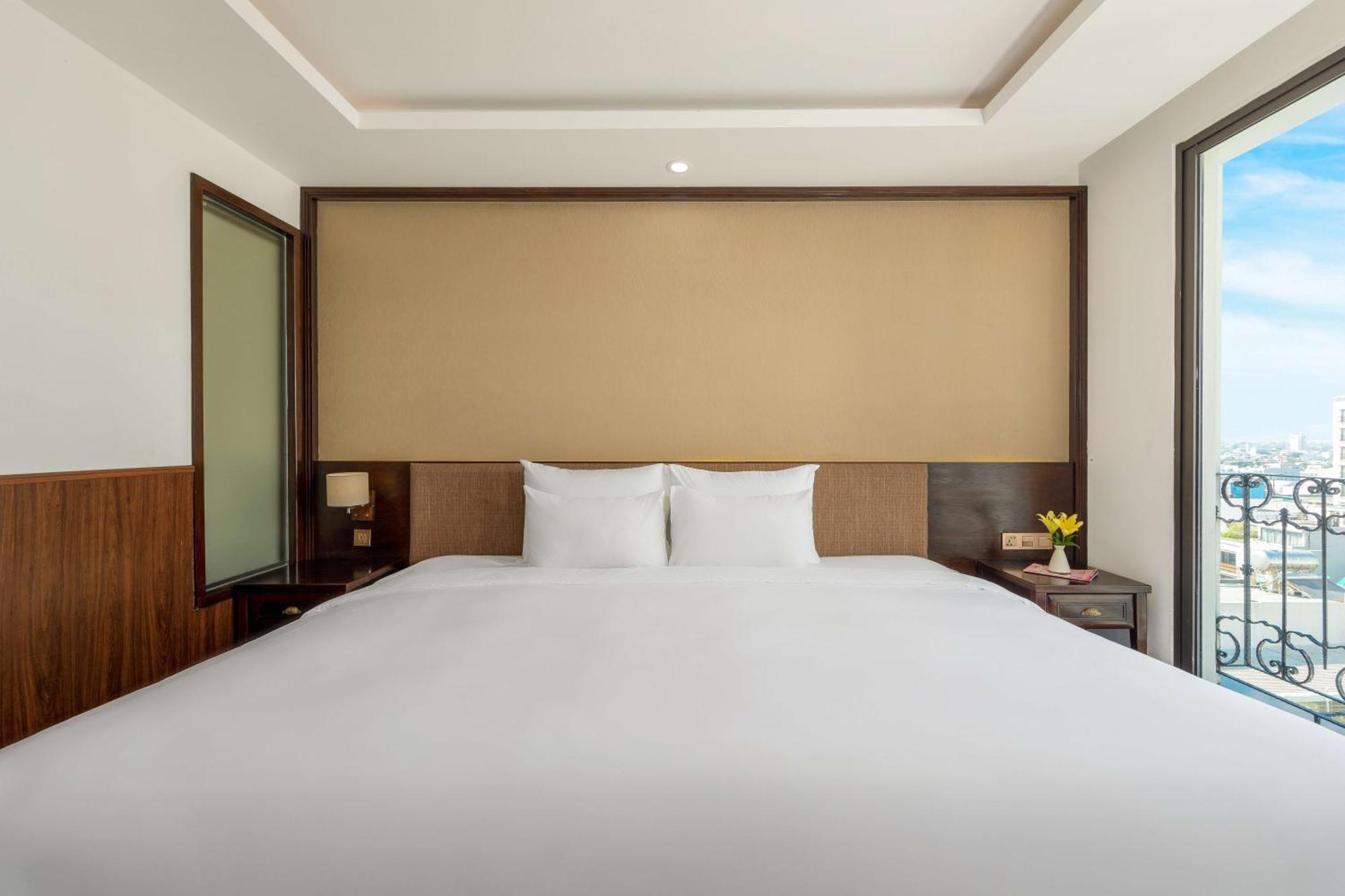 Palazzo Luxury Hotel Đà Nẵng Exterior foto