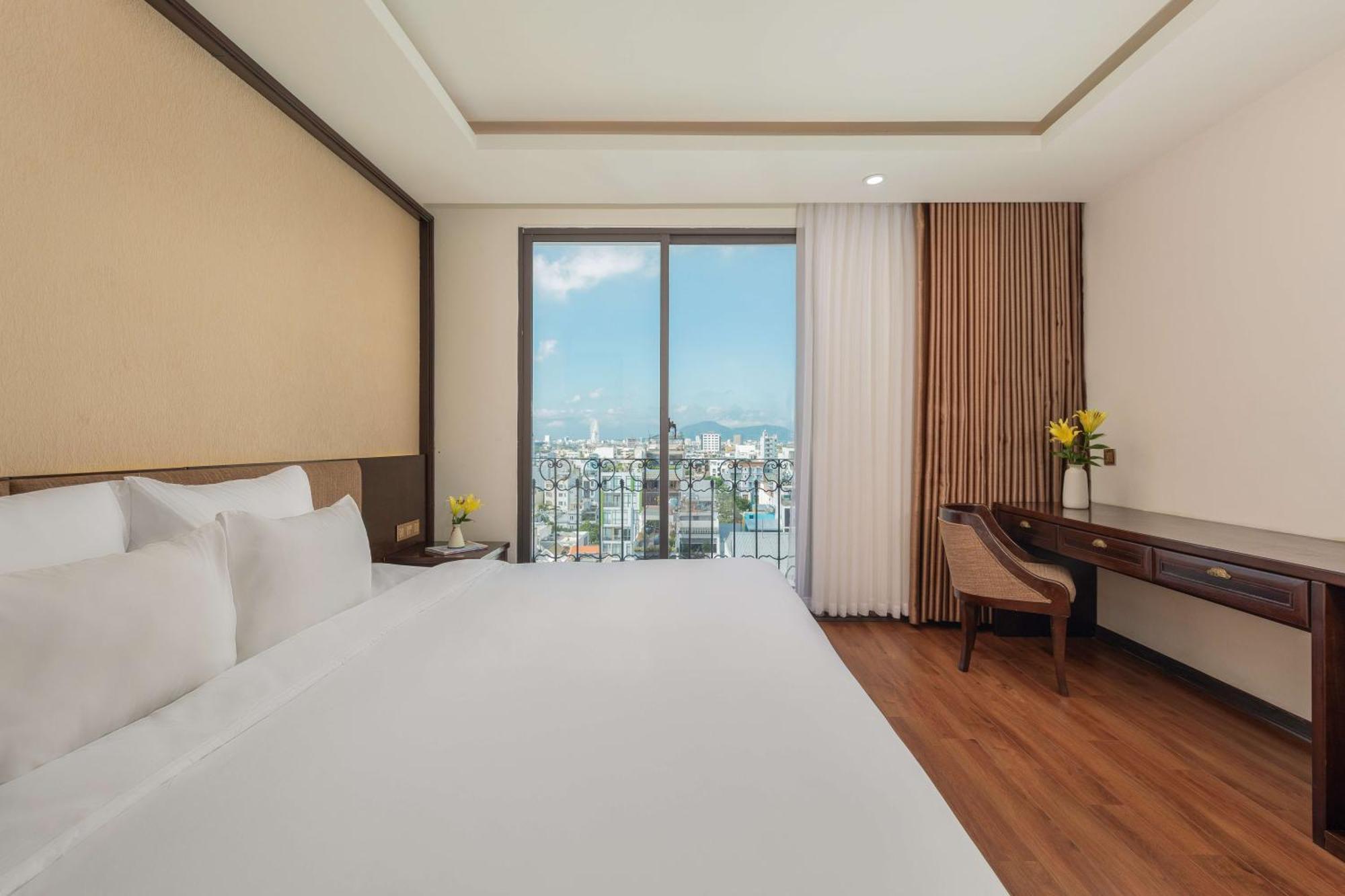 Palazzo Luxury Hotel Đà Nẵng Exterior foto